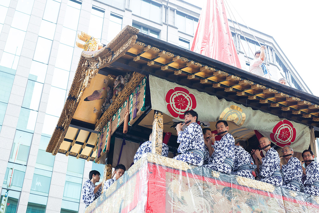 函谷鉾の曳き初め